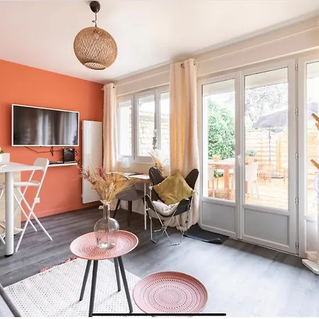 Le 102, Maison Avec Terrasse Et Parking Gare De Apartment